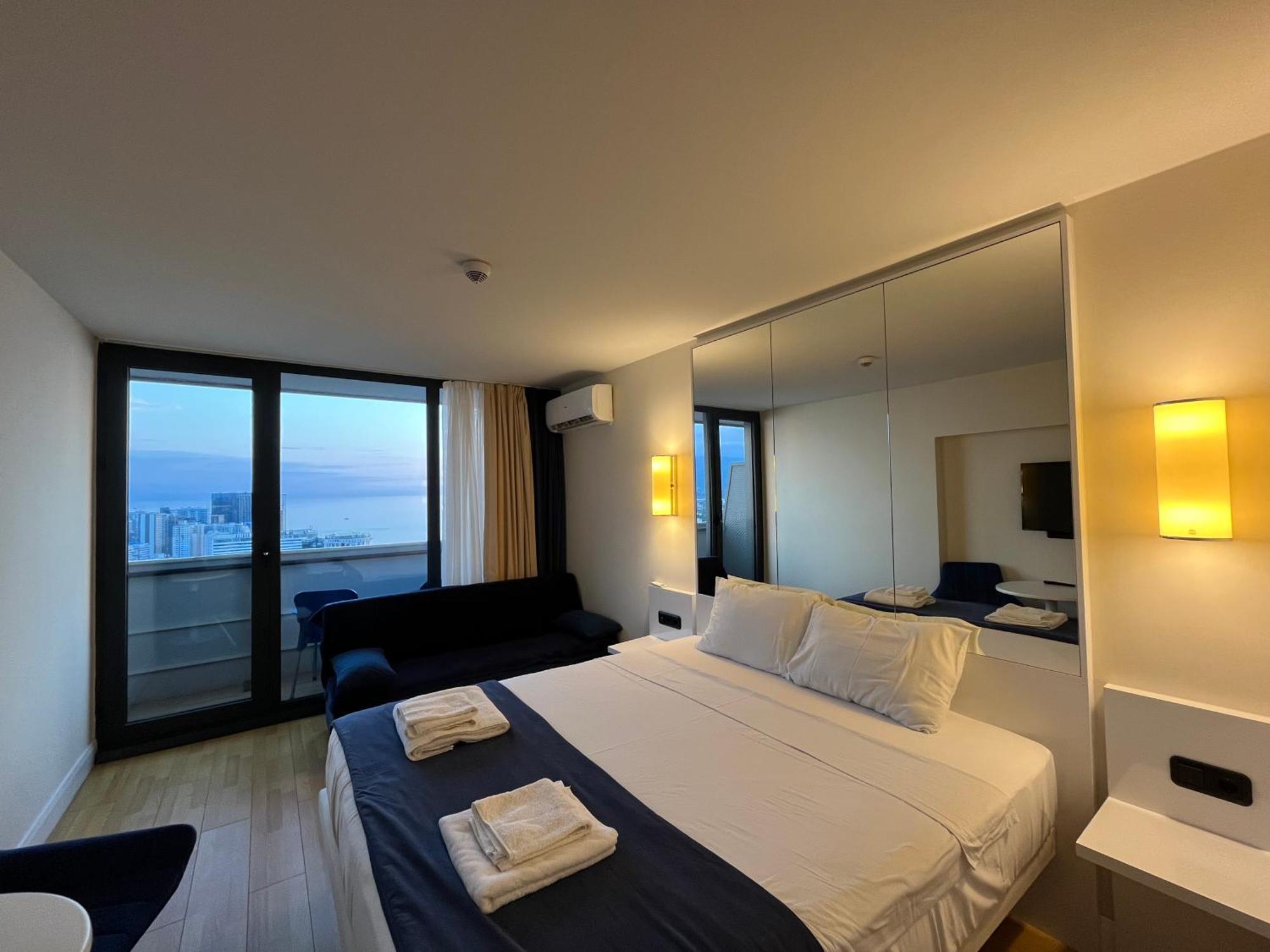 Orbi City Sun Tower 43 Floor Batumi Kültér fotó