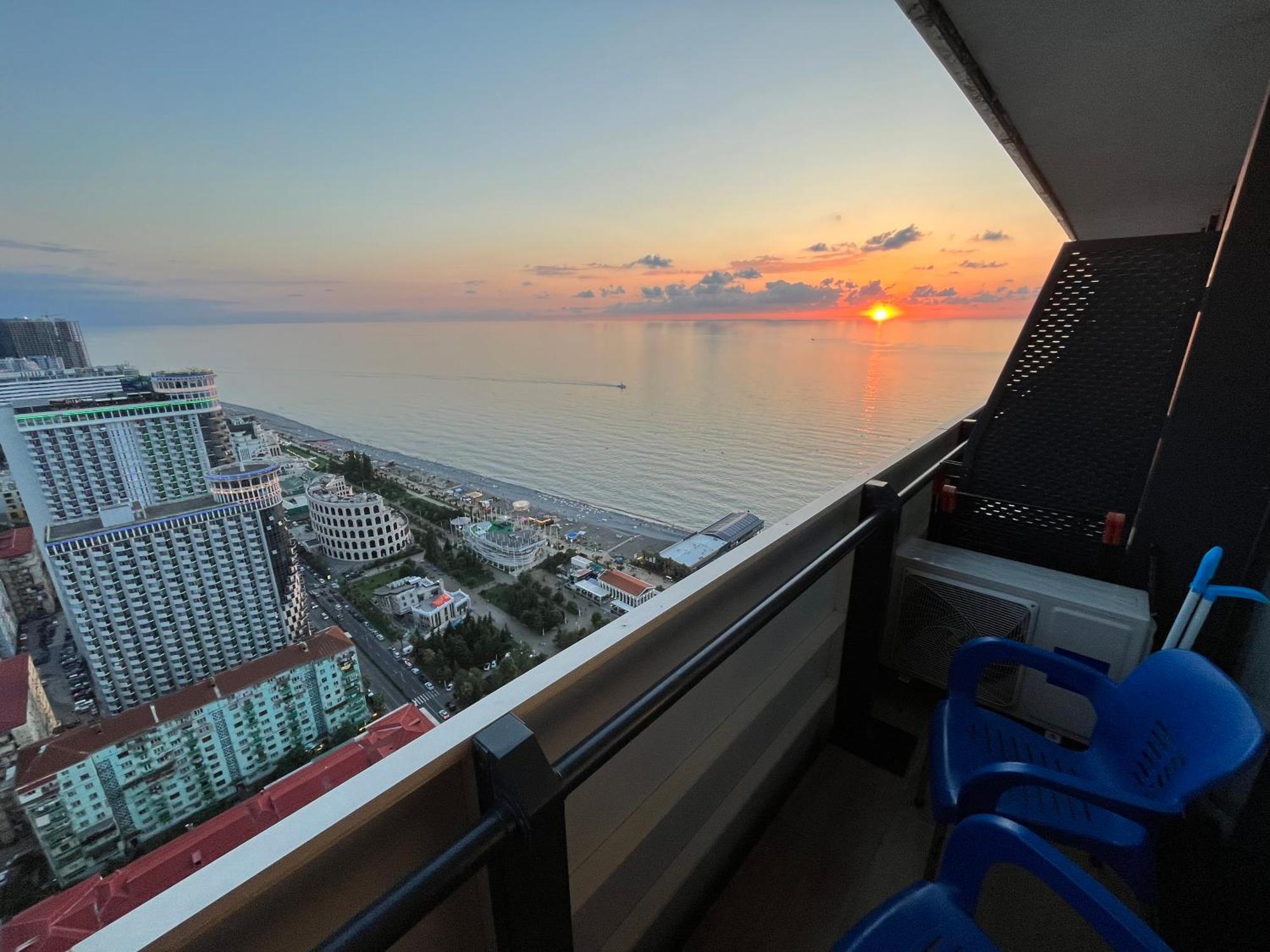 Orbi City Sun Tower 43 Floor Batumi Kültér fotó