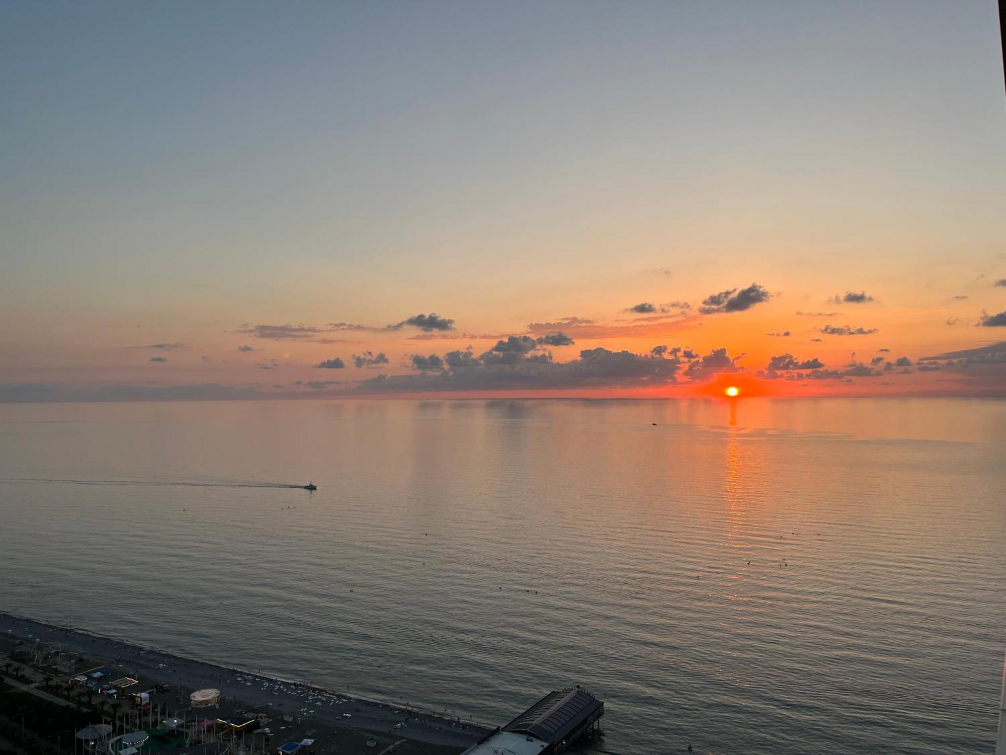 Orbi City Sun Tower 43 Floor Batumi Kültér fotó